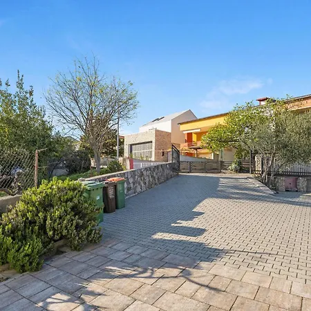 1 Bedroom In Pirovac