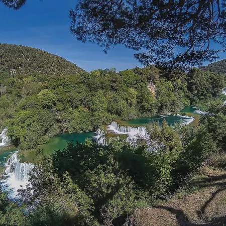 1 Bedroom In * Pirovac