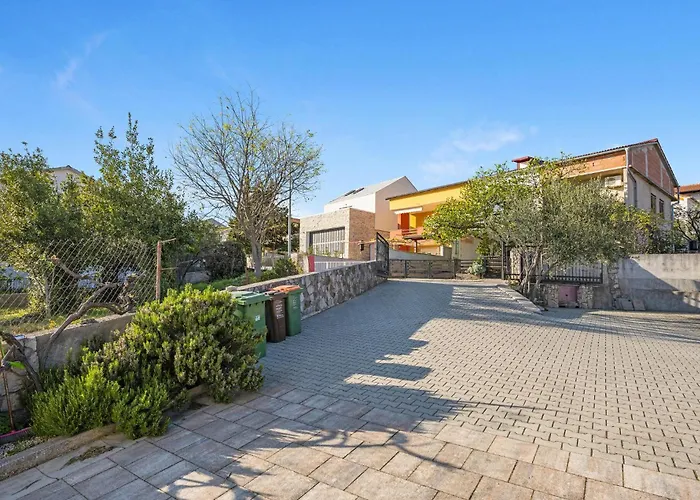 1 Bedroom In Pirovac